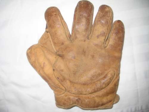 Early 1900's Spalding Crescent Glove Front